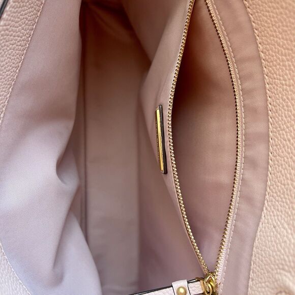 Tory Burch Everly  Shell Pink Pebble Leather Tote Handbag Gold Hardware Designer - Picture 10 of 16